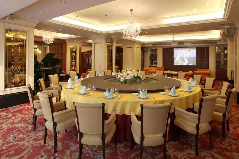 Mandarin Hotel Canton Extérieur photo