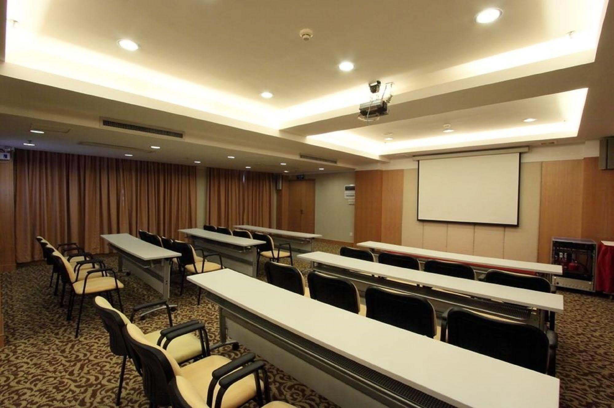 Mandarin Hotel Canton Extérieur photo
